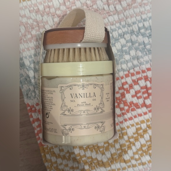 NWT Asquith & Somerset Vanilla Body Scrub - with body brush - Picture 2 of 4